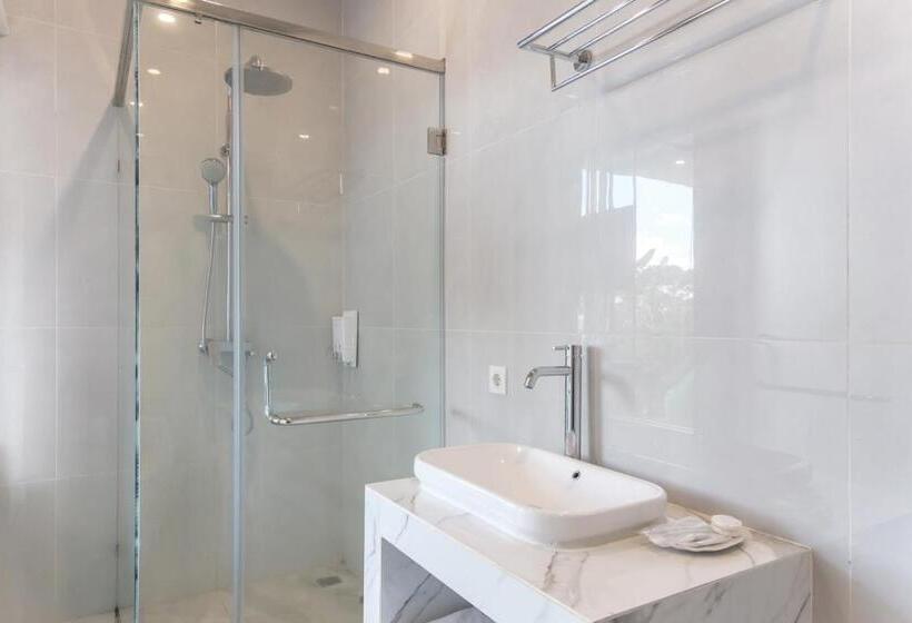 Номер Deluxe, Twospaces Living At Deros Resort & Cafe, Bogor