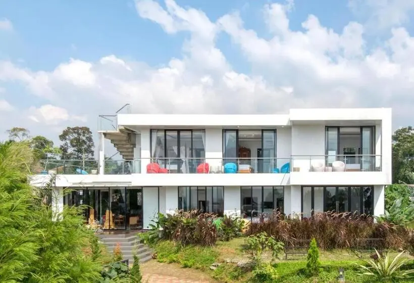 Perhehuone Vuoristonäkymä, Twospaces Living At Deros Resort & Cafe, Bogor