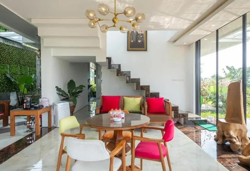 Perhehuone Vuoristonäkymä, Twospaces Living At Deros Resort & Cafe, Bogor
