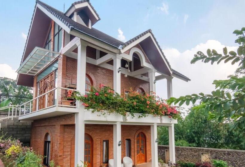 Номер Superior, Twospaces Living At Deros Resort & Cafe, Bogor