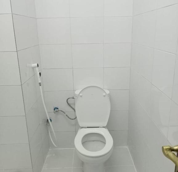 Номер Стандарт Трехместный, فندق قيروان المشاعر 2