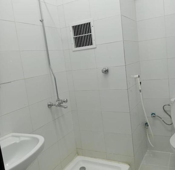 Номер Стандарт Трехместный, فندق قيروان المشاعر 2