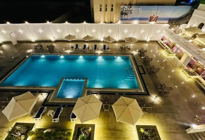 اتاق استاندارد با چشمانداز استخر, Badr Hotel & Resort El Kharga
