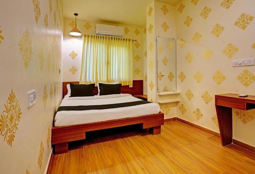 חדר קלאסי לשלושה, Oyo Tulsi