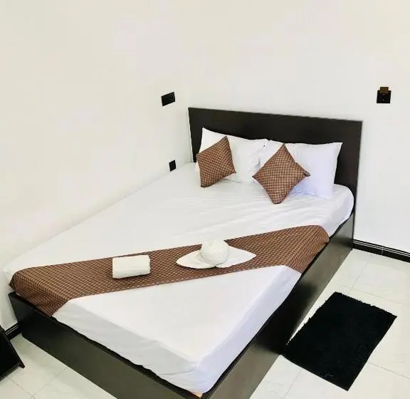 Chambre Deluxe, Sss