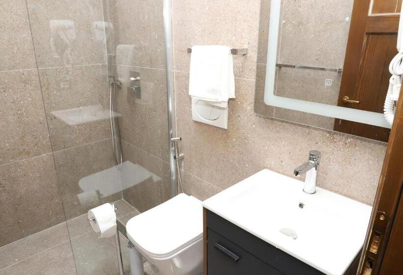 اتاق استاندارد سه نفره, Vila Meri