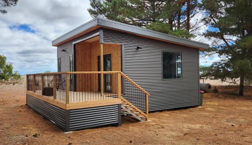חדר סטנדרט, Glossy Black Cabin