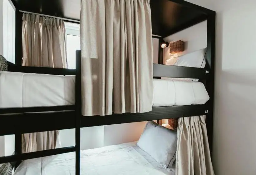 ファミリールーム, Aires Hostel