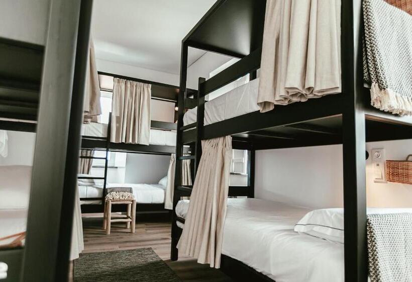 غرفة عائلية, Aires Hostel