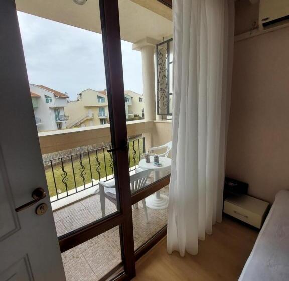 شقة غرفة واحدة مزودة بتراس, Fort Noks Prestige Beach Aparthotel, Sveti Vlas