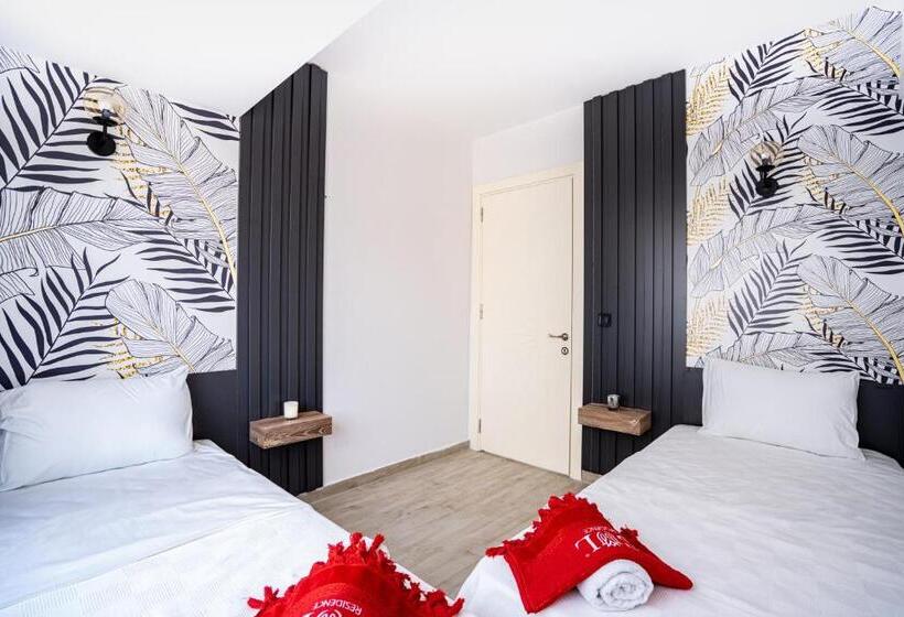 اتاق استاندارد چهارنفره با بالکن, Gül Resi̇dence