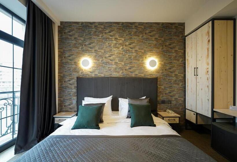 스탠다드 룸 킹사이즈 침대, Dynasty