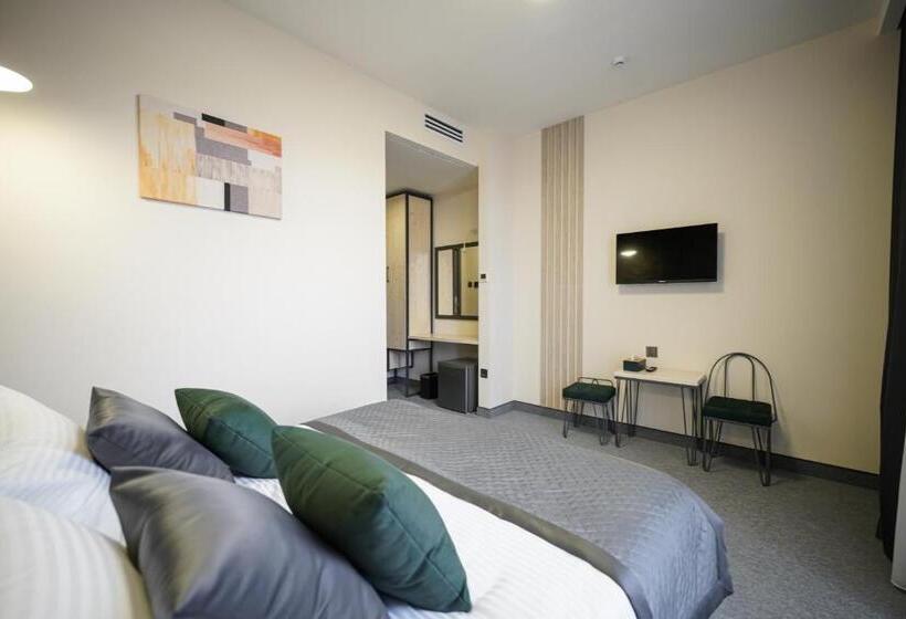 스탠다드 룸 킹사이즈 침대, Dynasty