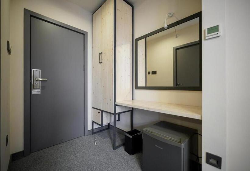 스탠다드 룸 킹사이즈 침대, Dynasty