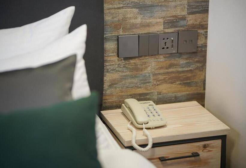 스탠다드 룸 킹사이즈 침대, Dynasty