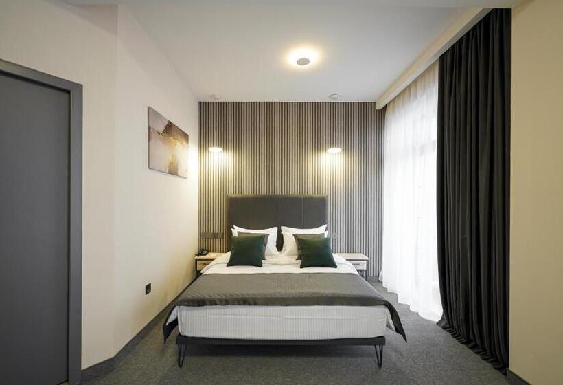 스탠다드 룸 킹사이즈 침대, Dynasty