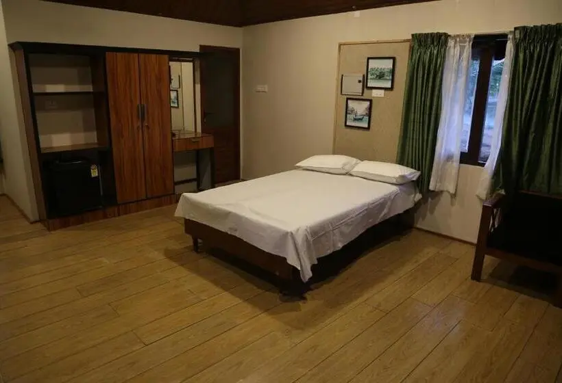 スーペリアの４人部屋, Kandal Theeram Farms