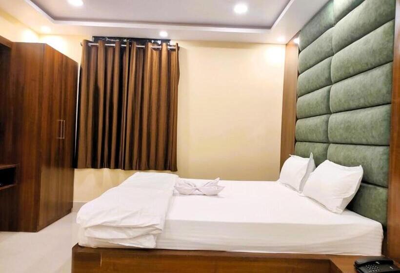 キングサイズベッドのデラックスルーム, Lord Krishna