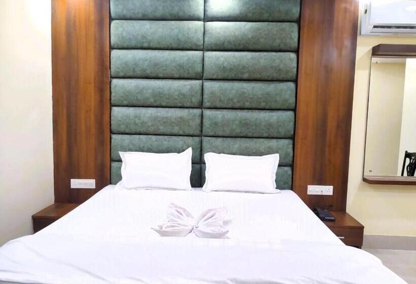 キングサイズベッドのデラックスルーム, Lord Krishna