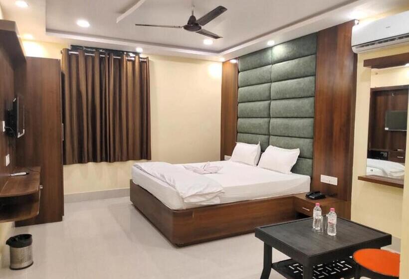 キングサイズベッドのデラックスルーム, Lord Krishna