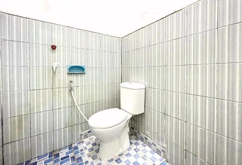 スタンダードルーム, Reddoorz Syariah Near Rs Bhayangkara Nganjuk