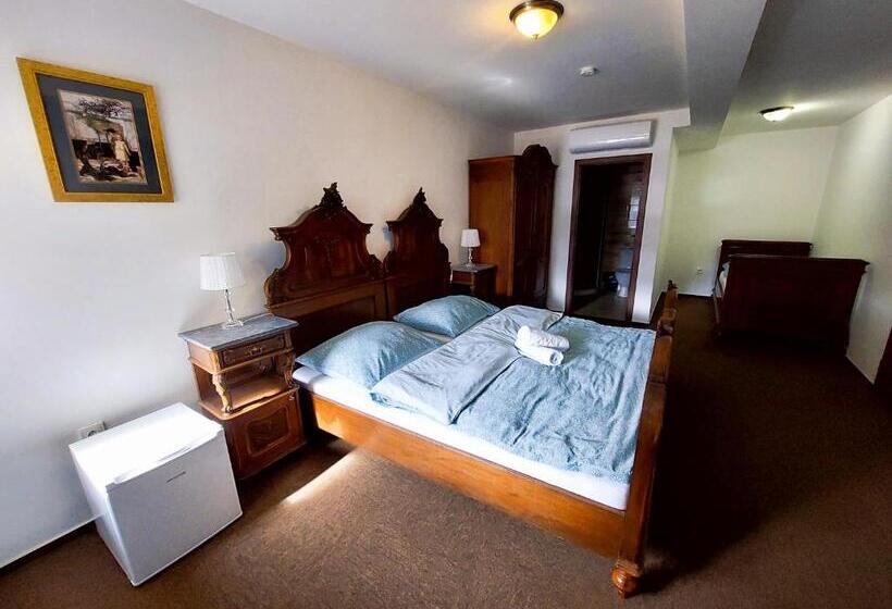 غرفة قياسية ثلاثية, U Jindry