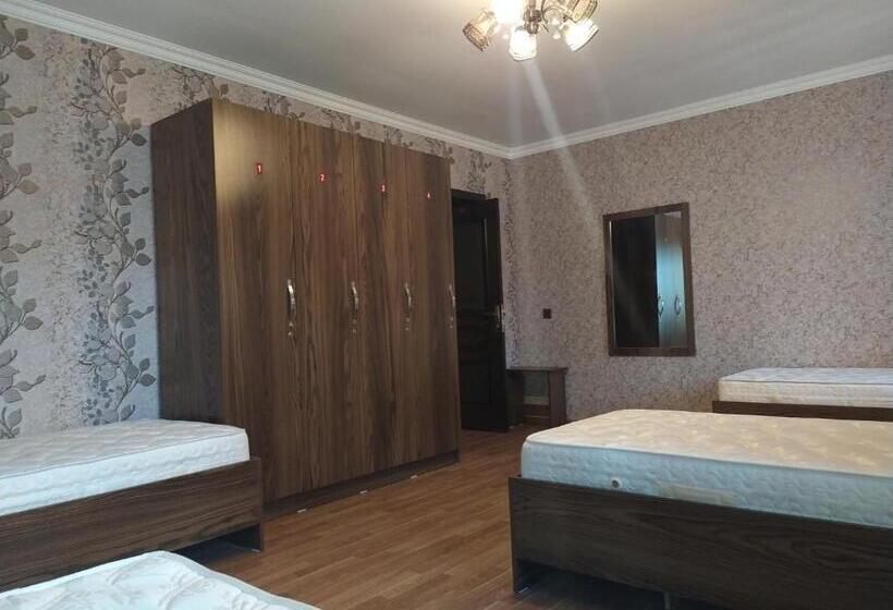 اتاق کلاسیک چهارنفره, Ganja Guest House