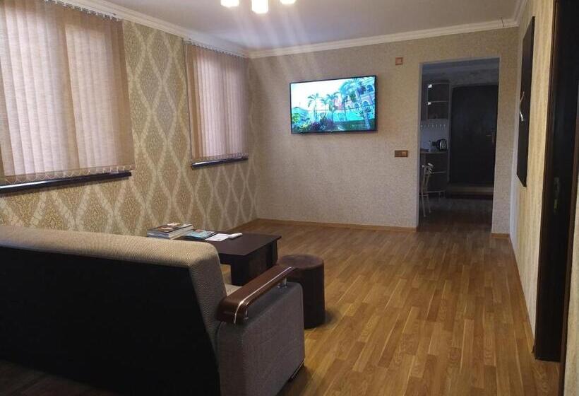 اتاق کلاسیک چهارنفره, Ganja Guest House