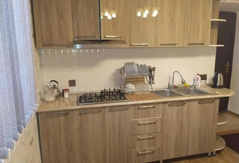 اتاق کلاسیک چهارنفره, Ganja Guest House