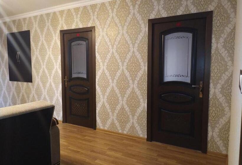 اتاق کلاسیک چهارنفره, Ganja Guest House