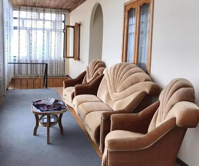 اتاق اکونومی, Guesthouse _ Daviti