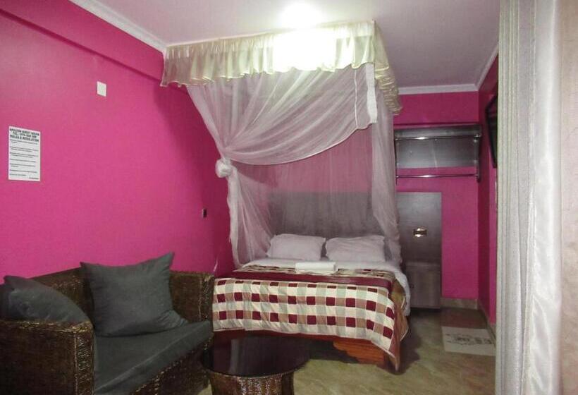 اتاق لوکس, Amazon Airbreeze Hotel Bungoma Town