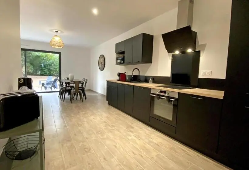 Sviitti 2 Makuuhuonetta, Breakislebed Chambres Ou Suites Dans Maison