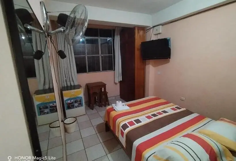 اتاق استاندارد یک نفره, Hostal Ucayali