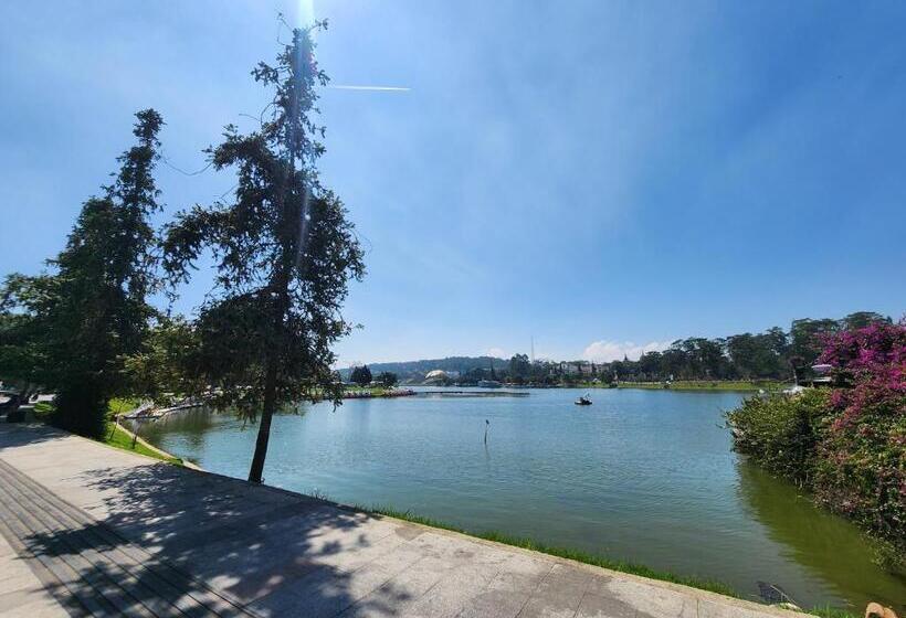 سوئیت با وان آب گرم, Lhasa