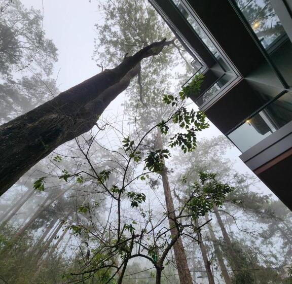 سوئیت با وان آب گرم, Lhasa