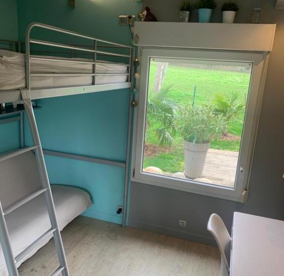 חדר סטנדרט לארבעה, Sur Les Routes Du Débarquement   Chambre Quadruple