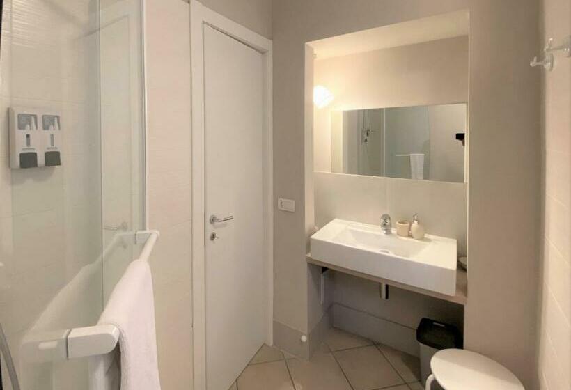 اتاق استاندارد با بالکن, Bed In Bo Saragozza