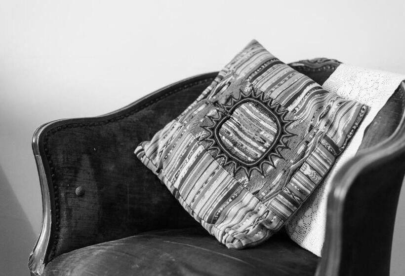 اتاق خانوادگی, Maremma Nel Tufo