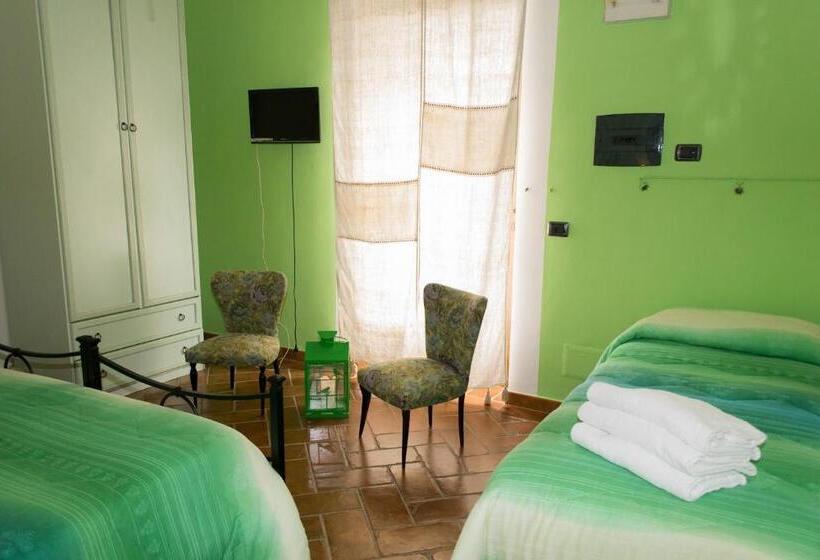 اتاق لوکس سه تخته, Maremma Nel Tufo