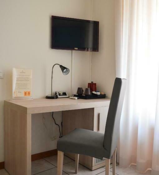 スタンダードルーム, La Contrada