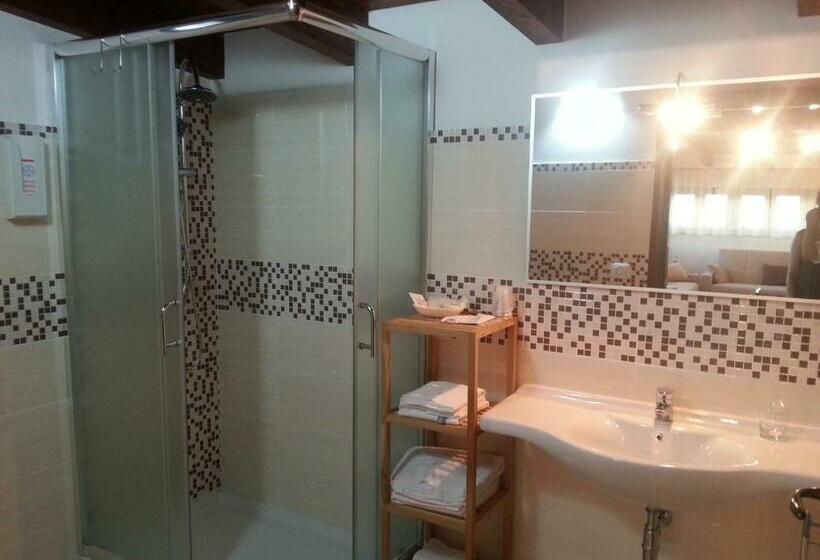 带1个卧室的带阳台的公寓, Messapia