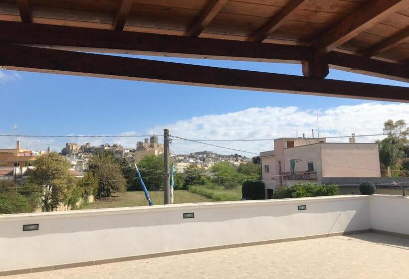 带1个卧室的带阳台的公寓, Messapia