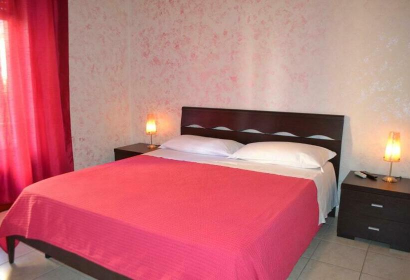 غرفة قياسية, Sa Marina