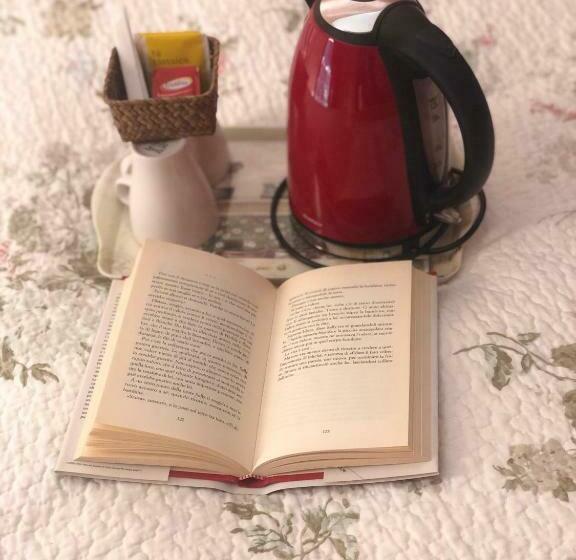 Полулюкс с Видом, The Tower Of The Old King