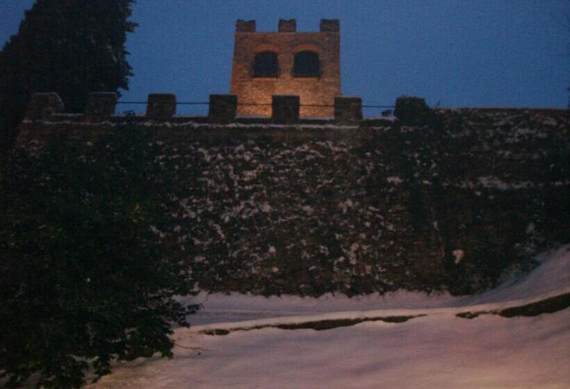 سوئیت جونیور با چشم‌انداز, The Tower Of The Old King