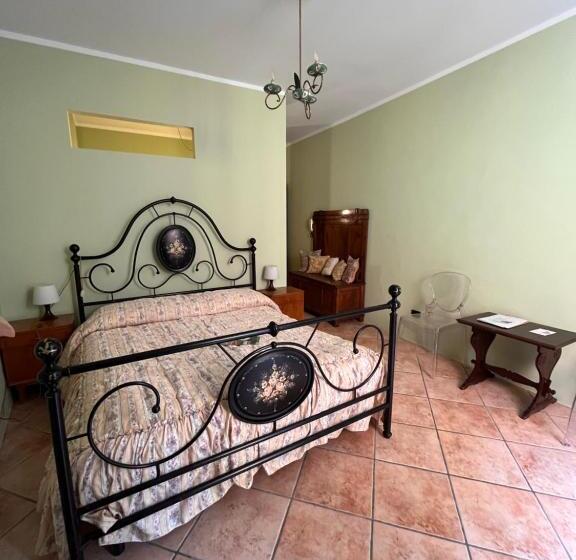 Полулюкс Повышенной Комфортности, The Tower Of The Old King