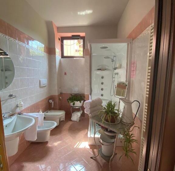 Superior suite with lake view, The Tower Of The Old King