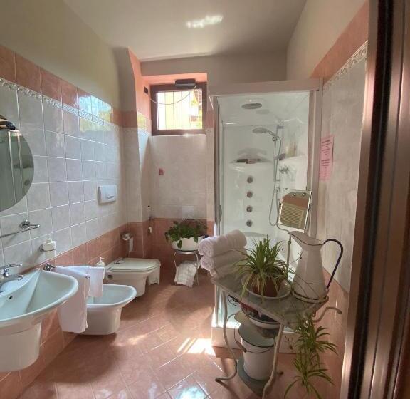 Superior suite with lake view, The Tower Of The Old King