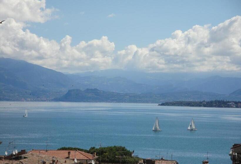 Superior suite with lake view, The Tower Of The Old King